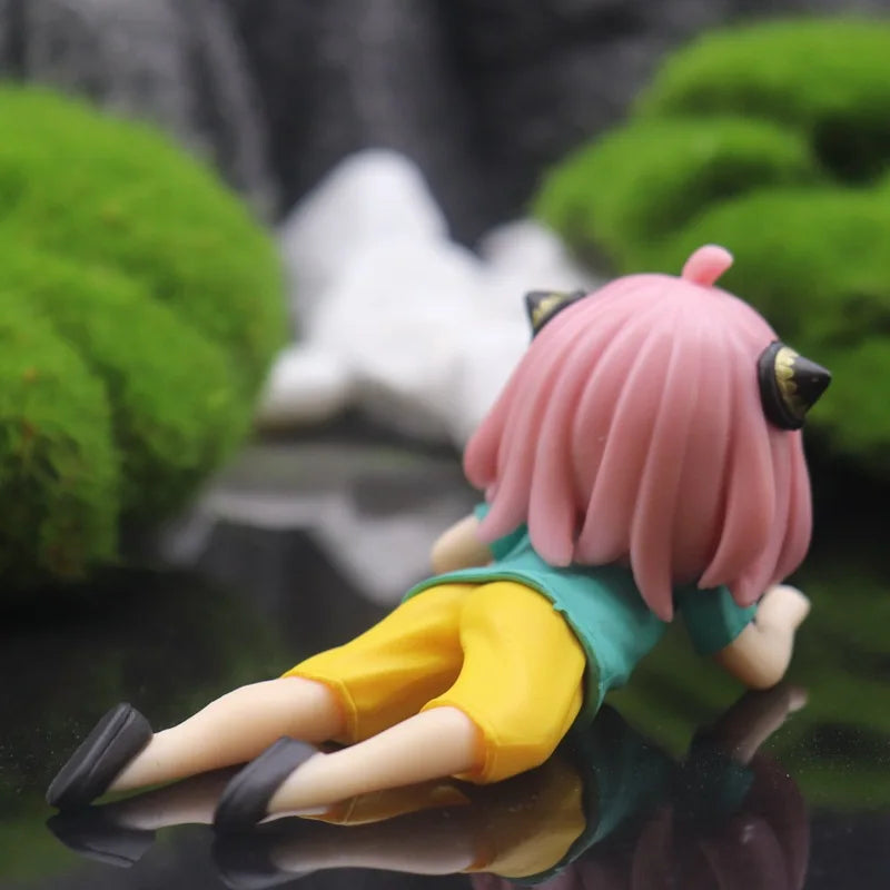 SPY x FAMILY Anya Forger Crying Meme Figure - Hilarious Anime Collectible PVC Statue 5cm