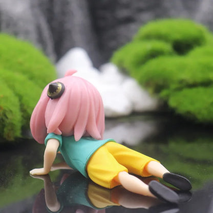 SPY x FAMILY Anya Forger Crying Meme Figure - Hilarious Anime Collectible PVC Statue 5cm